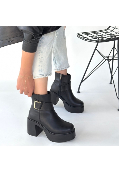 Lonji Siyah Cilt Topuklu Bot