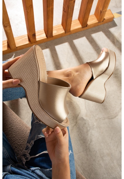 Tlay Bej Cilt Dolgu Topuk Terlik